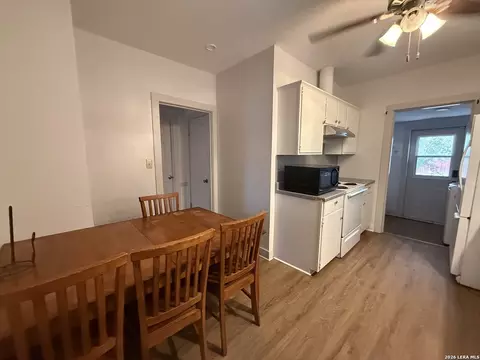 Dining - 305 E Thornton St, Three Rivers, TX 78071 photo 1 of 1