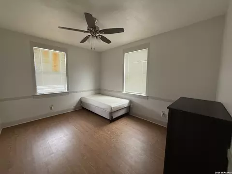 Bedroom - 305 E Thornton St, Three Rivers, TX 78071 photo 2 of 2