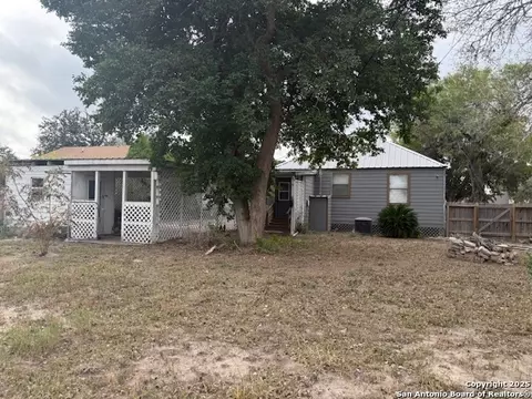 Other - 305 E Thornton St, Three Rivers, TX 78071 photo 4 of 4