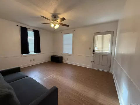 Living - 305 E Thornton St, Three Rivers, TX 78071 photo 1 of 1