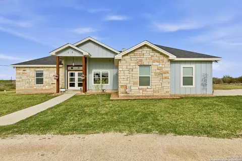 59 Greystone Hls, Uvalde, TX 78801