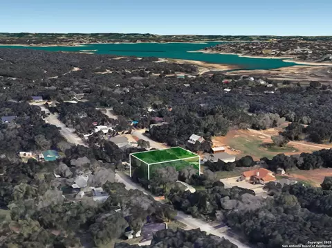 1492 Eastview, Canyon Lake, TX 78133