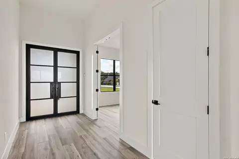 108 Abrego Trl, Floresville, TX 78114