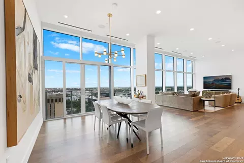 123 Lexington #1806, San Antonio, TX 78205