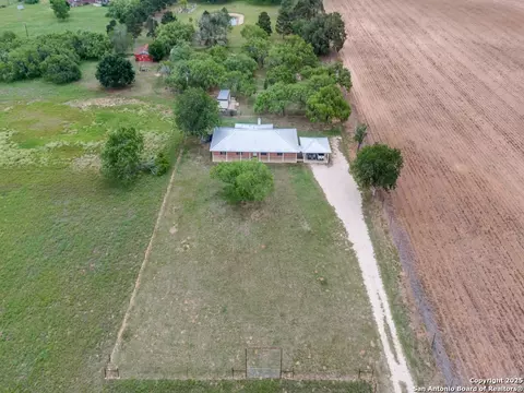 315 Simon, Pleasanton, TX 78064