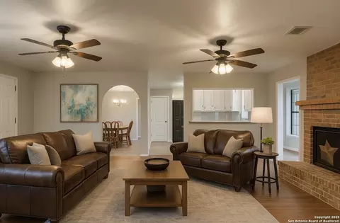 315 Simon, Pleasanton, TX 78064