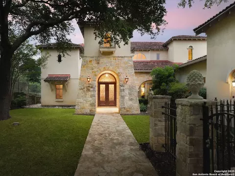 810 Garraty Hl, Terrell Hills, TX 78209