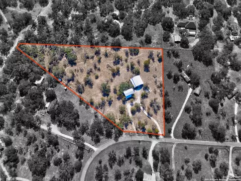 144 County Road 7725, Natalia, TX 78059