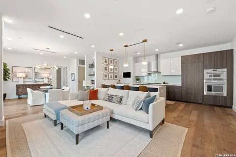 123 Lexington #1410, San Antonio, TX 78205