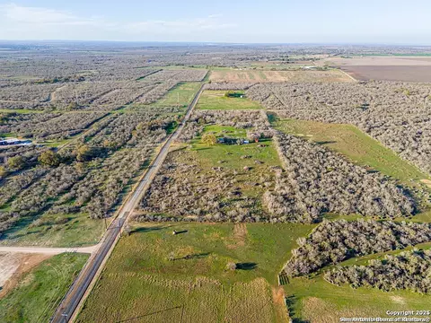 2693 County Road 467, Devine, TX 78016 photo 5