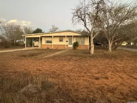 504 N Cedar, Pearsall, TX 78061