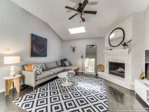 5935 Heather Vw, San Antonio, TX 78249