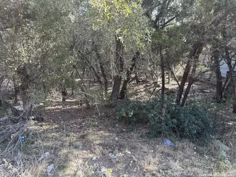 686 Hillclimb, Canyon Lake, TX 78133