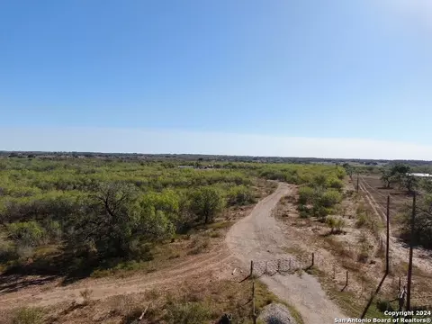 6459 Fm 536, Floresville, TX 78114