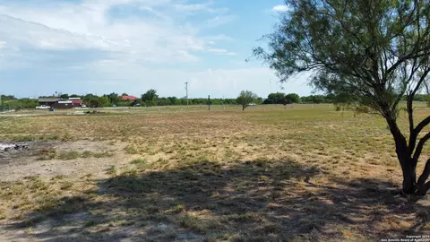 4303 Us Highway 83, Crystal City, TX 78839