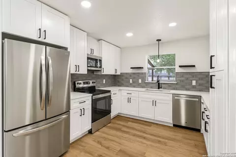 5630 Lon Chaney, San Antonio, TX 78240