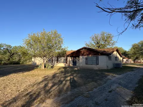 1924 Garner Fld, Uvalde, TX 78801
