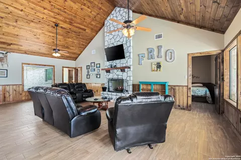 Living - 72 Mountain Laurel, Concan, TX 78838 photo 4 of 4