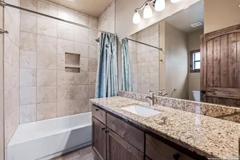 Bath - 72 Mountain Laurel, Concan, TX 78838 photo 4 of 5