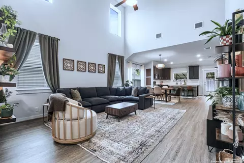 6531 Casina Ter, San Antonio, TX 78249