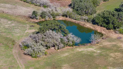 1173 Charco Rd, Tuleta, TX 78162