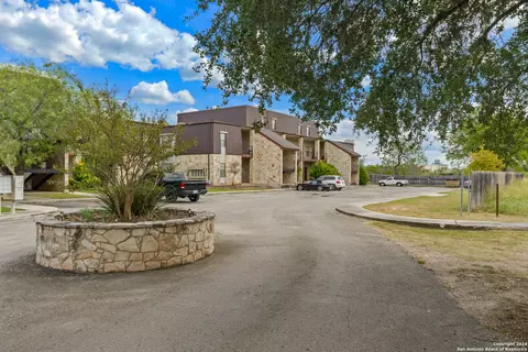 474 Seele St #6B, New Braunfels, TX 78130