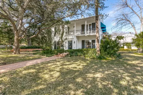131 Mary D, Alamo Heights, TX 78209