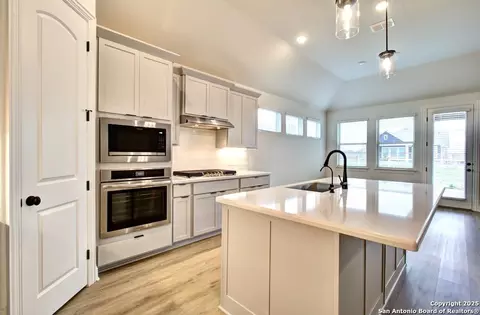 12197 Heartvine Pkwy, Schertz, TX 78154