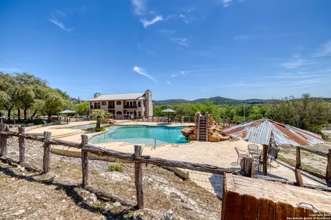 23525 Us Highway 83 #301, Concan, TX 78838