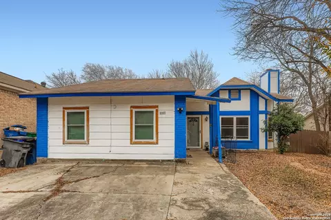 10011 Sugarloaf Dr, San Antonio, TX 78245
