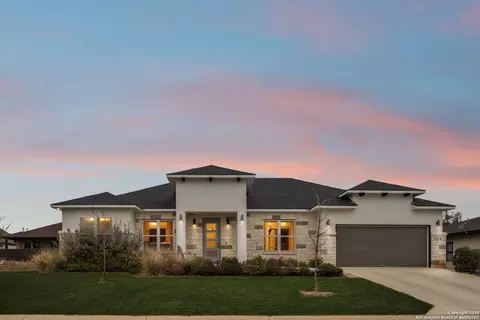 108 Parlin Ln, Fredericksburg, TX 78624