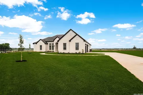 302 Venado Oaks, Castroville, TX 78009