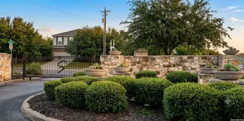 8959 Scarlet Crk, Universal City, TX 78148