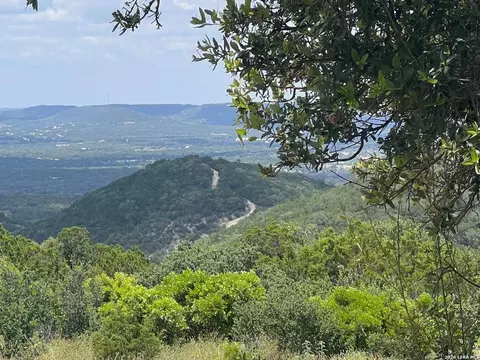 2362 Timber Creek Rd, Pipe Creek, TX 78063