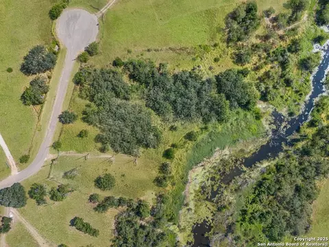 200 Lolita Dr, Lytle, TX 78052