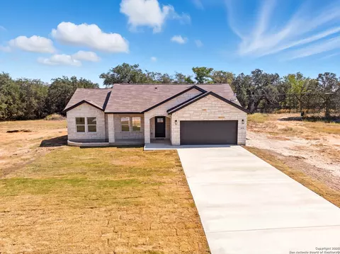 16724 Tapatio St, Atascosa, TX 78002