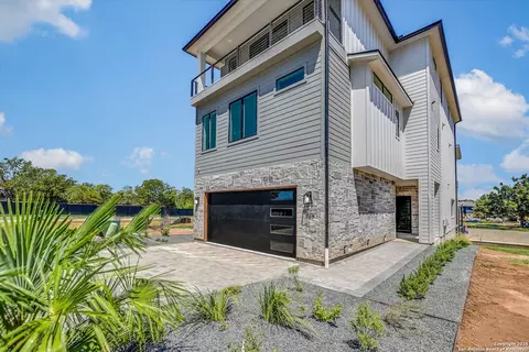 420 Lake, Kingsland, TX 78639