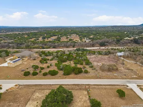 107 Palomino Spgs, Bandera, TX 78003