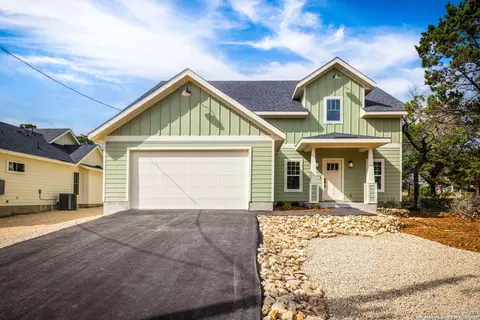 1672 Hillcrest Frst, Canyon Lake, TX 78133