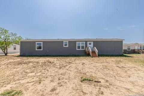 181 Viridian Vw, Pleasanton, TX 78064
