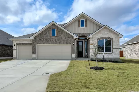 125 Katie Ct, Castroville, TX 78009