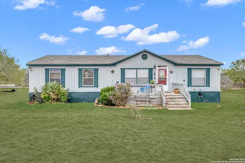 138 County Road 2665, Devine, TX 78016
