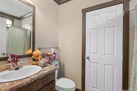 Bath - 445 Savannah Rdg, Von Ormy, TX 78073 photo 3 of 3