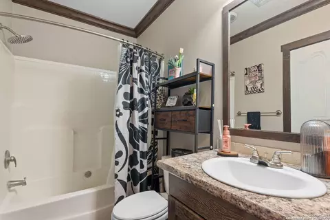 Bath - 445 Savannah Rdg, Von Ormy, TX 78073 photo 2 of 3