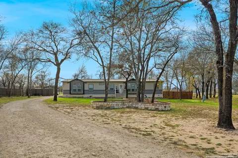 Exterior - 445 Savannah Rdg, Von Ormy, TX 78073 photo 2 of 5