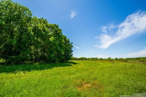 8623 Huber Rd, Seguin, TX 78155