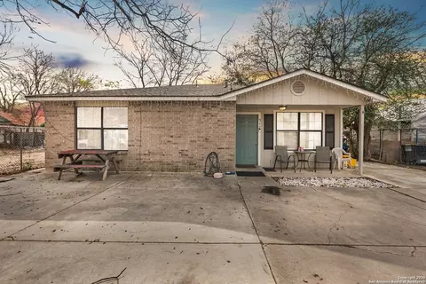 912 Torreon, San Antonio, TX 78207