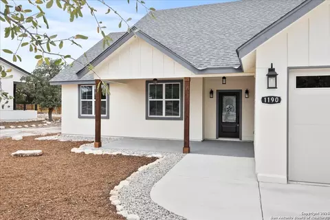 1190 Fernwood, Fischer, TX 78623