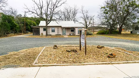 730 N Main, Utopia, TX 78884