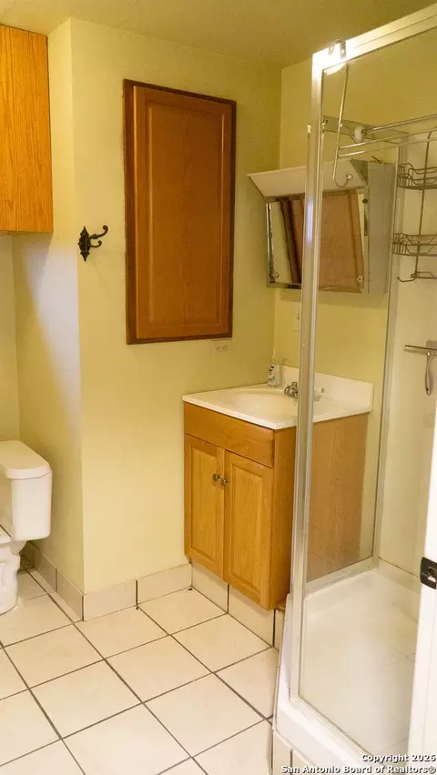 Bath - 730 N Main, Utopia, TX 78884 photo 1 of 4